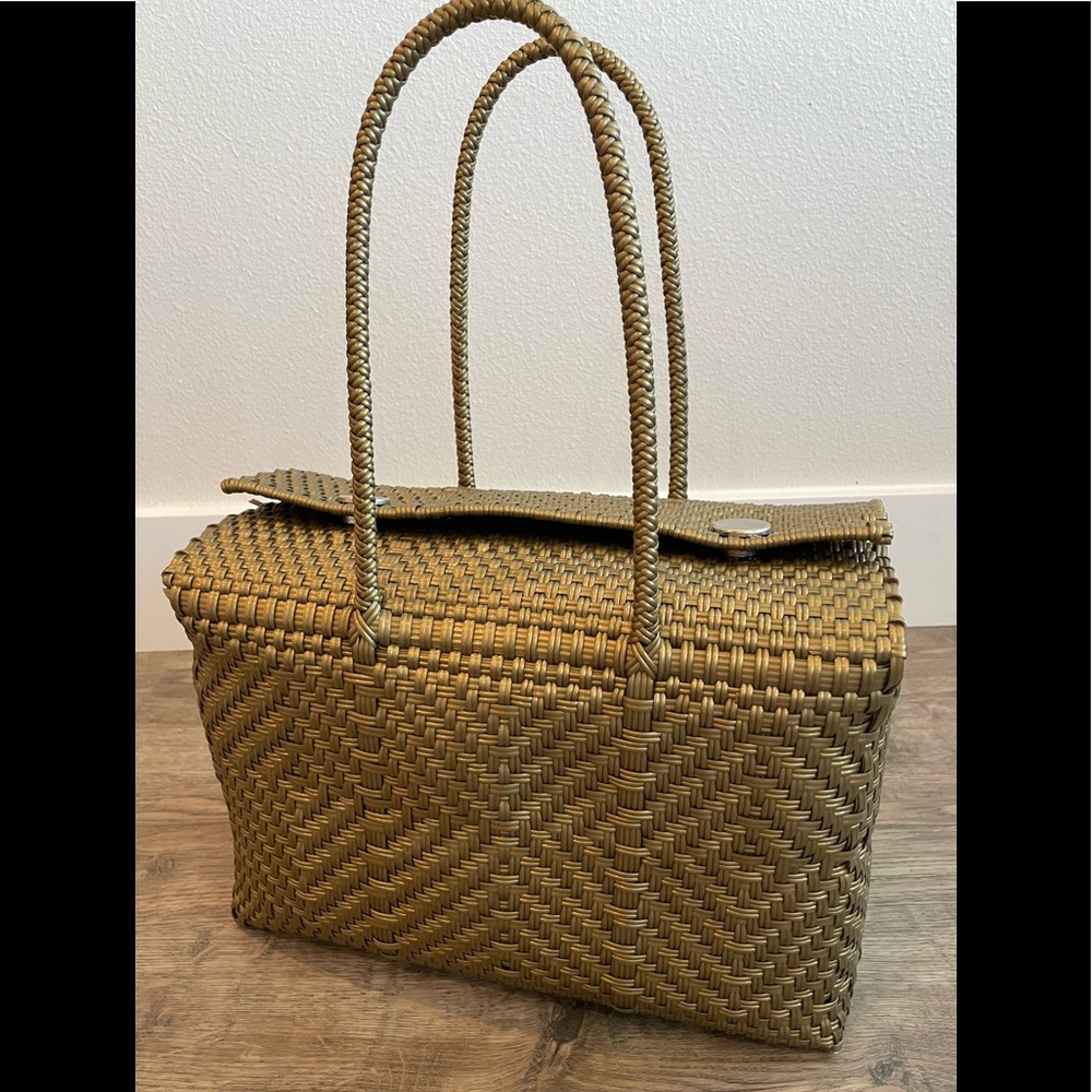 Beautiful gold bag. Heavy duty woven plastic